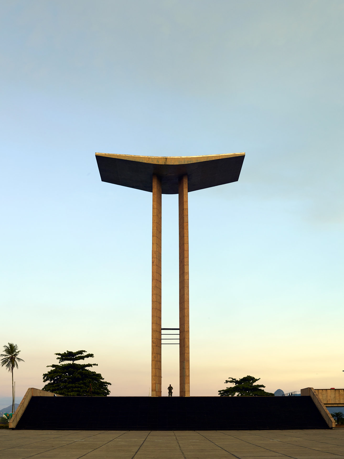 "Monument to the Dead of WWII"